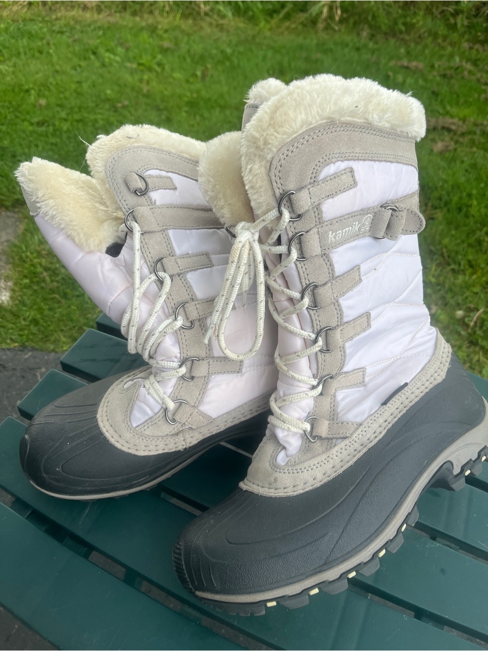 Kamik girls winter boots size 8